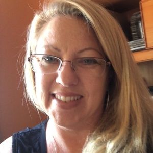 Meet your Posher, Emey